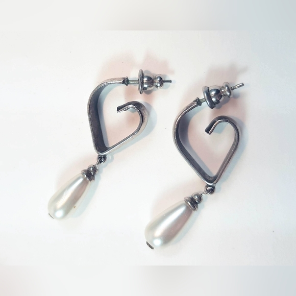 Pearl heart drop earrings - Picture 4 of 4